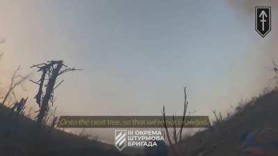 Insane combat footage from UA 1st battalion, 3rd assualt brigade. Direct hit on their APC, dismounting, setting up circular defence under heavy fire, and helping evacuate the wounded. [English subs]