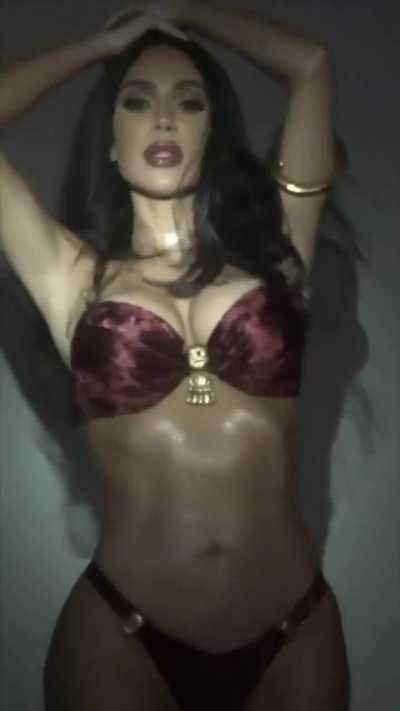 Kim Kardashian as Salma Hayek. What else can we ask for...? 