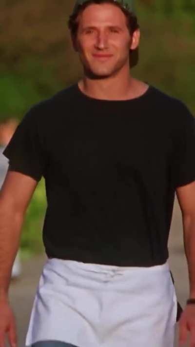 This kiss is so romantic!