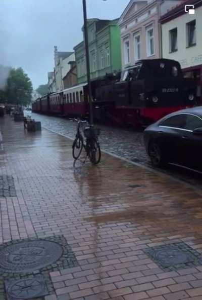 I guess the train should have had the headlights on and this wouldn’t have happened