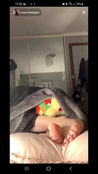 here's her rubbing her feet