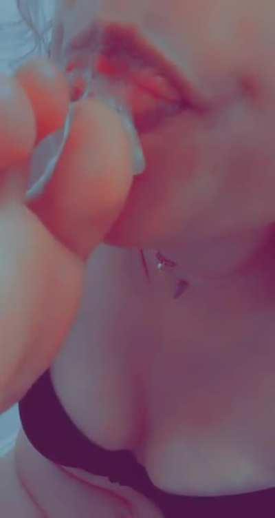 My favorite thing to suck on 🤤