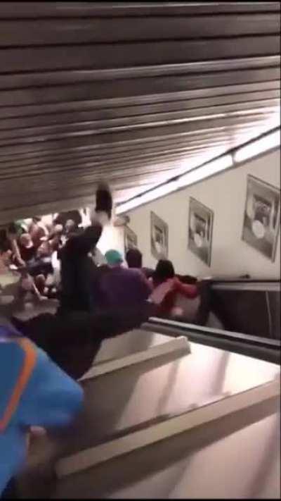 Наш корреспондент из Рима, Италия -- Ebat vas vsex v rot, pidari