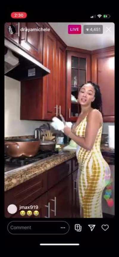 I’d love to eat that ass in the kitchen