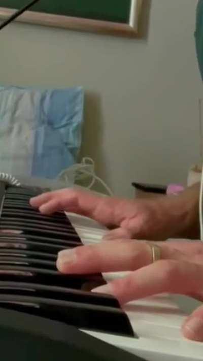 Что слышит мой синтезатор и что слышит девушка из тиндера, которую я привел домой