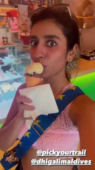 Priya Varrier 😋💦