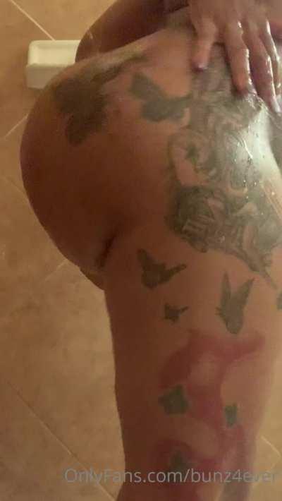 one of you gotta teach me how to add sound using red gifs lol this shit sounds crazy 🤯