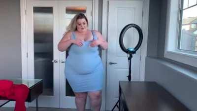 What if she asked you, Do I look FAT in this dress? What would you say? 😂😂😂😂😍😍😍😍