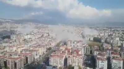Earthquake in İzmir.