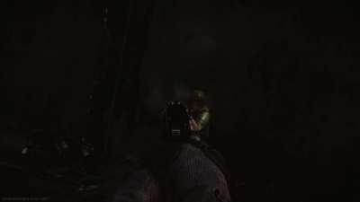 My first ever round of tarkov (my friend screaming *volume warning*)