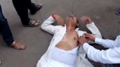 RJD leader Madan Shah breaks down outside Rabri Niwas. He says - 