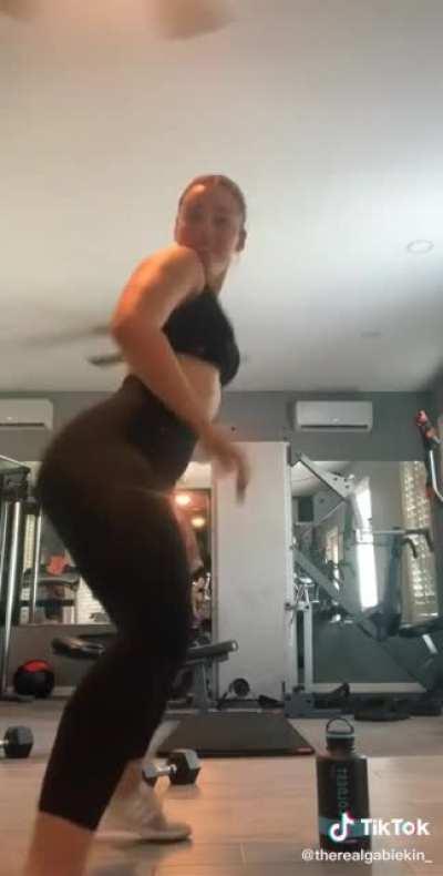 Needed a new fleshie to possess and lucky for me , there were a lot to pick from at the gym because new year resolutions. Found this thick meat bag , jumped into her booty and couldn’t help shake my new assets