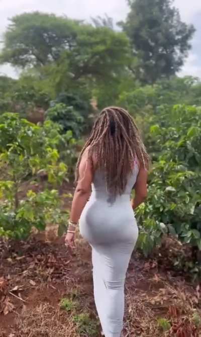 She know we not looking at no damn coffee 🤣