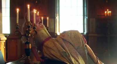 Elle Fanning receives oral sex 