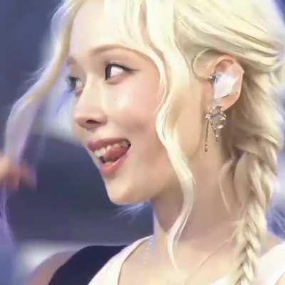 Winter's pretty little face