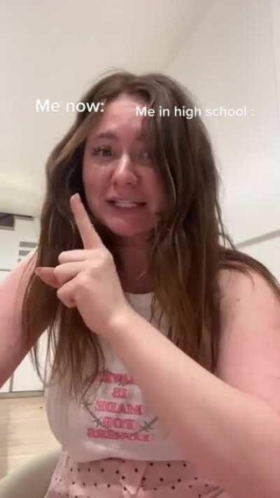 Emma goes braless and just lets them swing