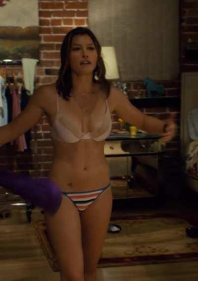 Jessica Biel (I Now Pronounce You Chuck & Larry - 2007)