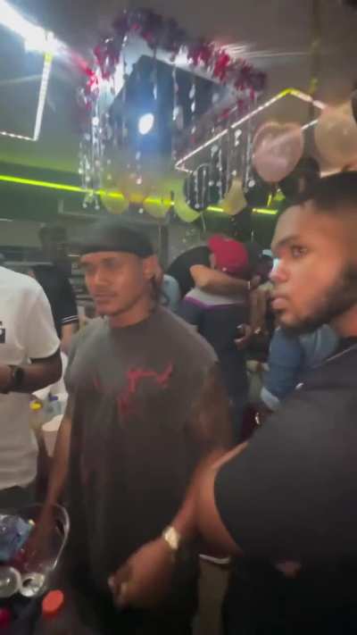 Dancing with my sexy mother* 🥵❤️ my friends look at me strange!! Jjajajj