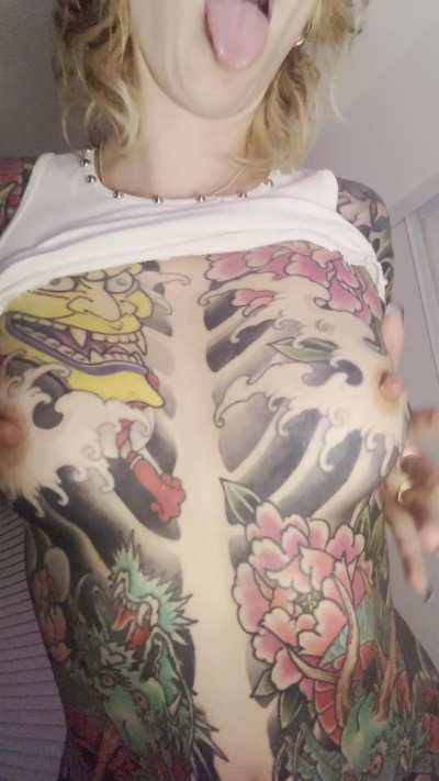 showing you my mommy milkers