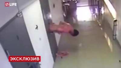 Russian prisoner escapes cell through small food door