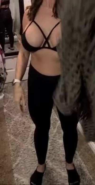 GymOutfit MILF Boobs🥰💋💞