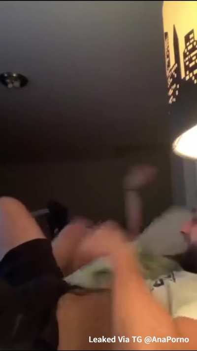 roommate caught them fucking and they just continued lol