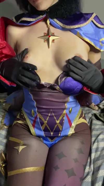 Mona teasing | Showkitties