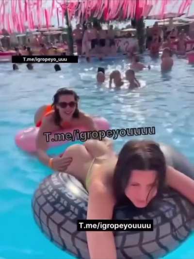 Petite pawg gets her ass jiggled in the pool