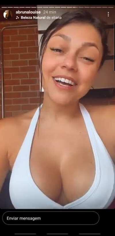 Bruna Louise (IG: @abrunalouise)