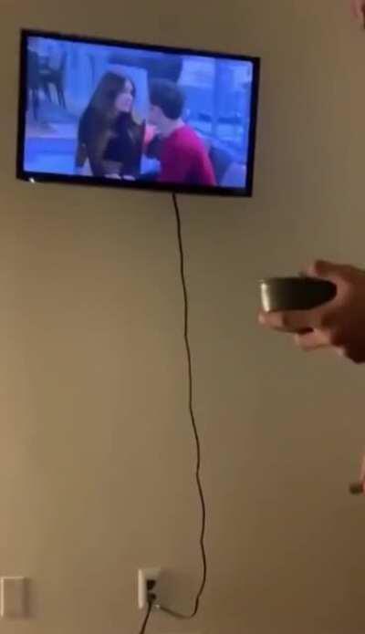 Como consertar a tv em 1 passo