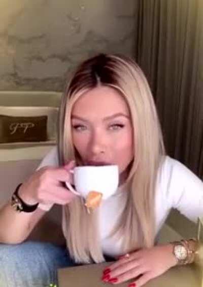 Luciano devia tomar esse chá