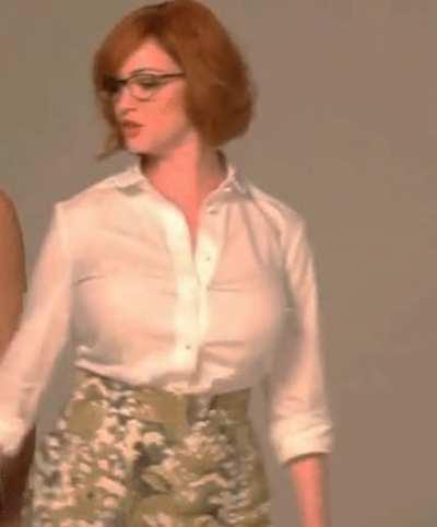 My goodness she is beautiful.