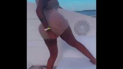 Jania🍑 slo mo comp