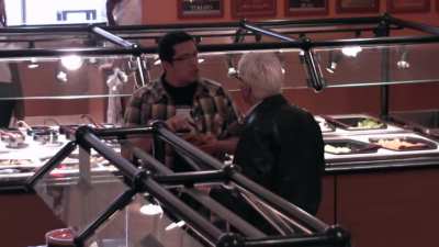 Estaba viendo impractical jokers cuando escuche una tonada familiar, es argentino?