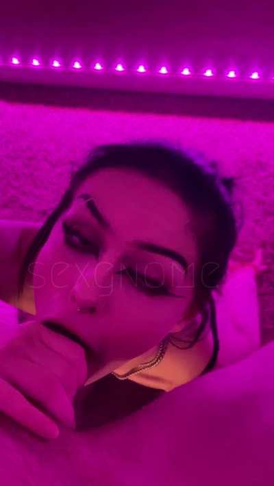 gothslut opens wide ! 🖤