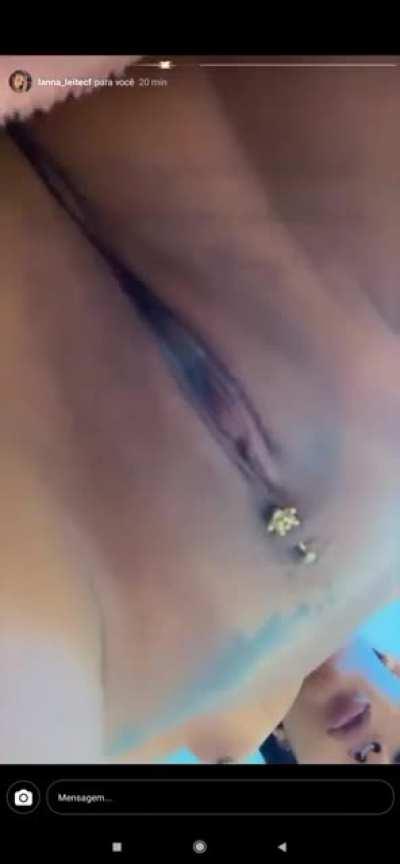 Alanna Jhessy buceta engolindo consolo