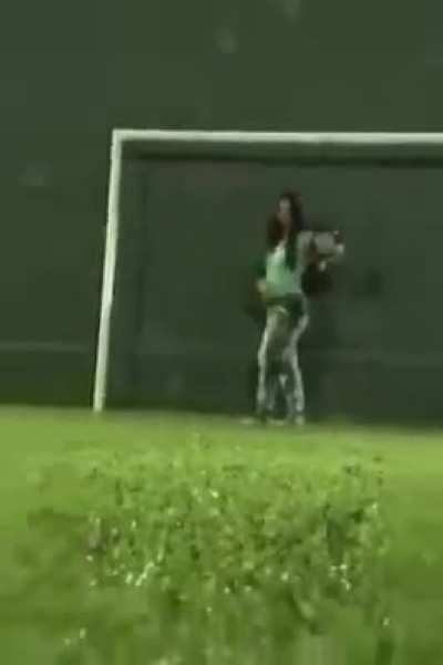 And it’s a GOOOOOOOOOOOL!!!