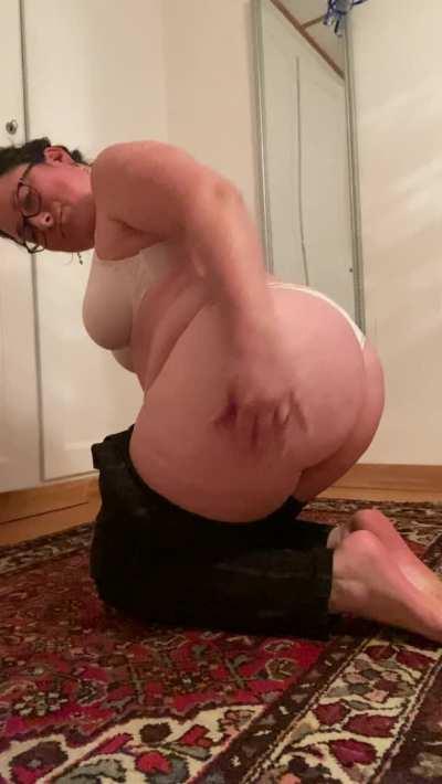 Just showing my fuckable body