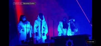 Coachella crowd sad booo