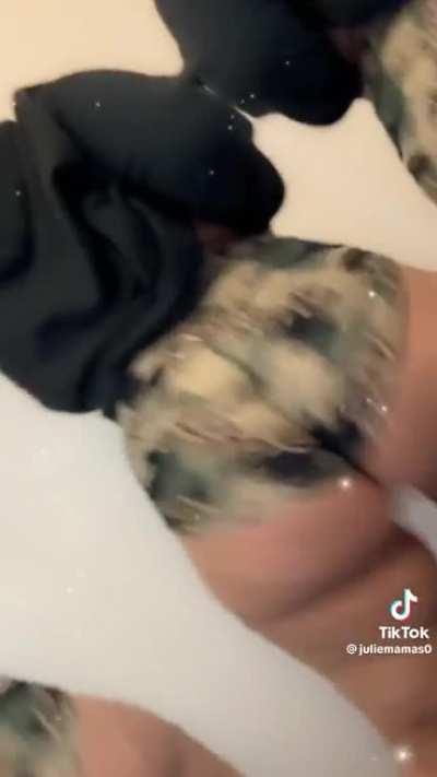 THEM CHEEKS INDEPENDENT 🔥😜