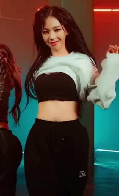 I CAN CUM TO KARINA ALL DAY!😩