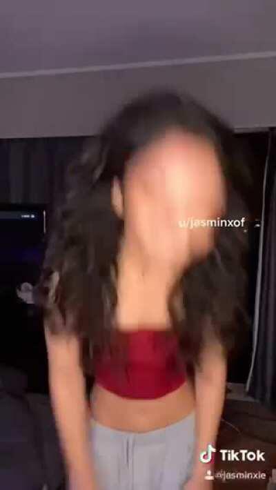 im pretty happy with how this turned out, don’t forget to watch with sound if you wanna know what song im dancing to :p