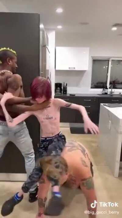 ...шо за нахуй я только что посмотрел?