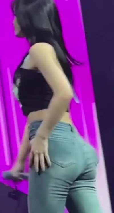 TWICE - Momo 🥵