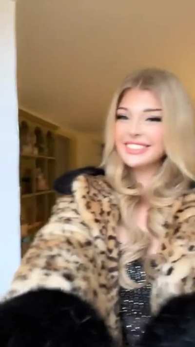 Perfect Blonde Doll 🔥