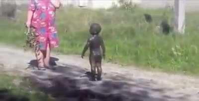 When you leave the kids alone for 5 minutes outdoors