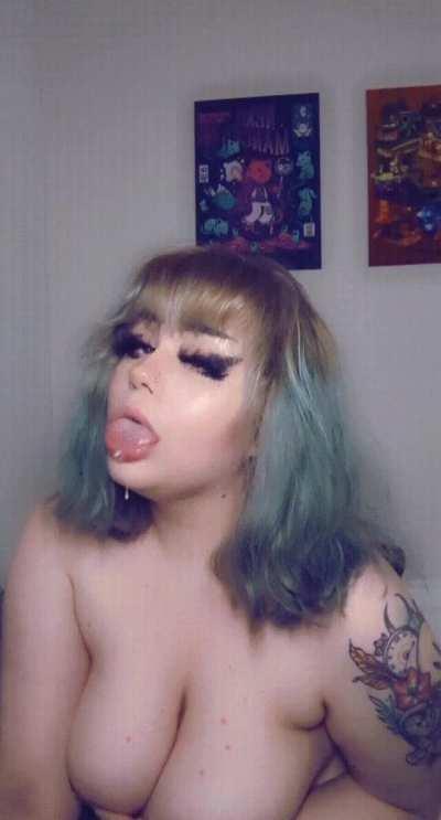 Would it turn you on if you knew how desperate I am for cock ? 😏