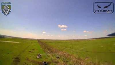 A full video of a swarm of Ukrainian FPV kamikaze drones attacking an enemy armoured group consisting of four tanks: two T-72As, a T-72B, and a T-80BV.