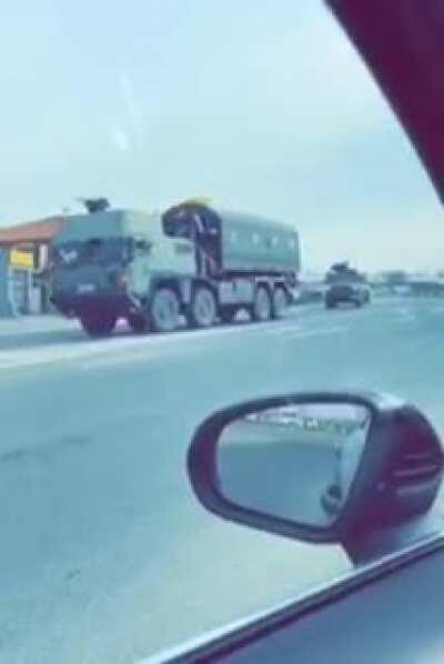 Militär fährt in Wiener Neustadt ein