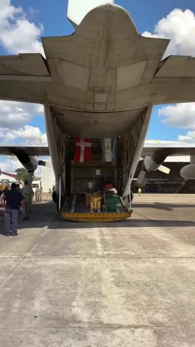 Si la FAA pudo cumplir su deseo, ustedes también pueden gordos
